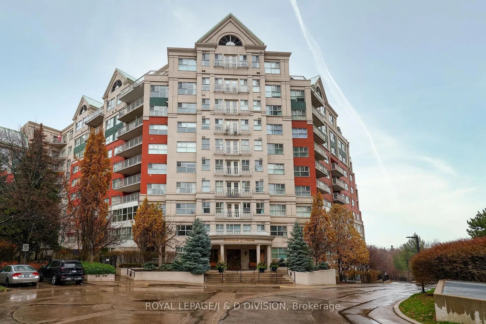 18 Concorde Pl Courtyards of Concorde Condos 2 Beds 2 Baths
