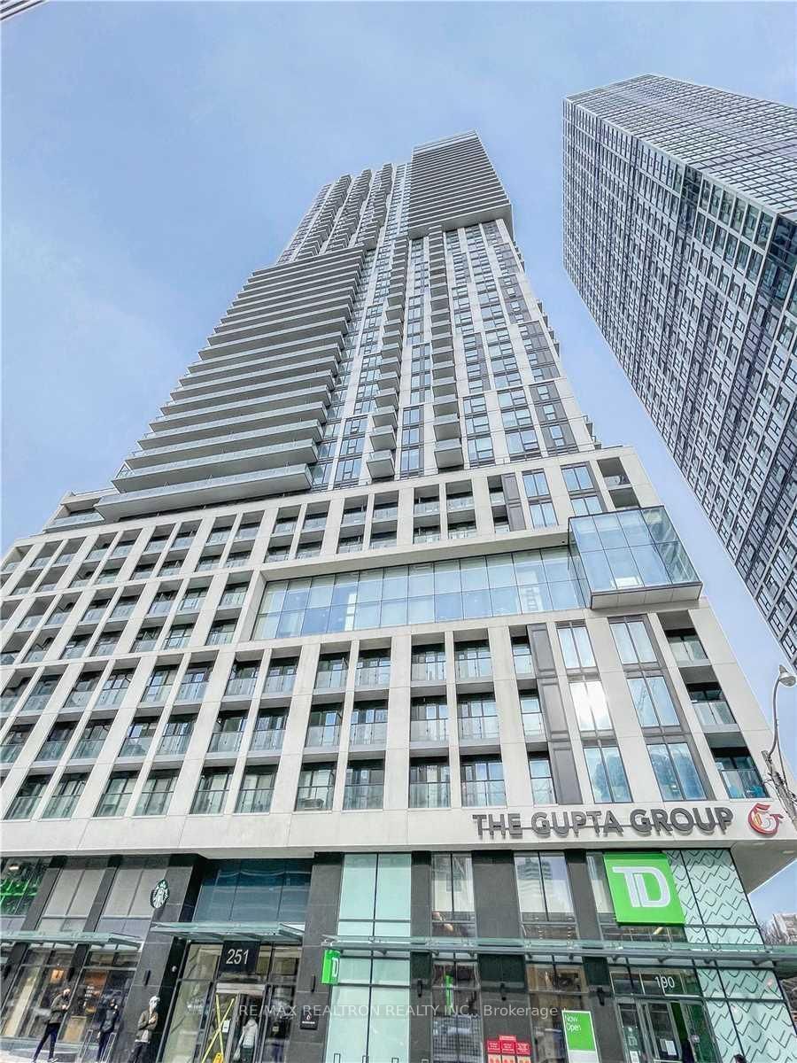 251 Jarvis St Dundas Square Gardens Condos 2 Beds 2 Baths Unit