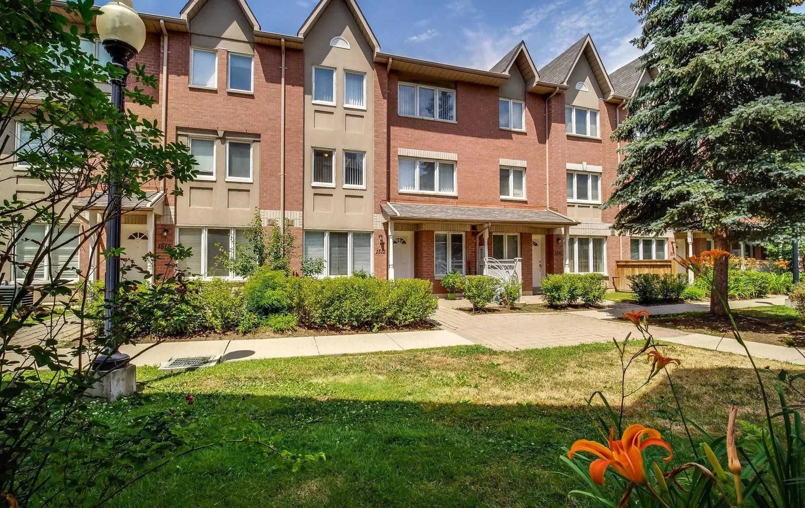 29 Rosebank Dr Markham Gardens Townhomes 4 Beds 3 Baths Unit 1512