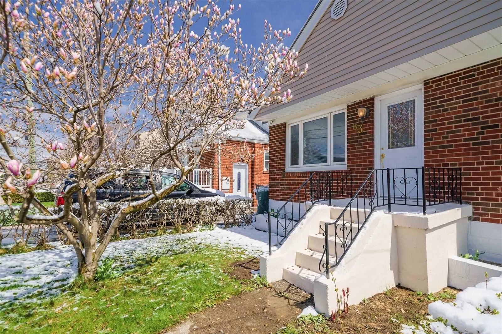 83 Phillip Ave 2 Beds + 1 2 Baths