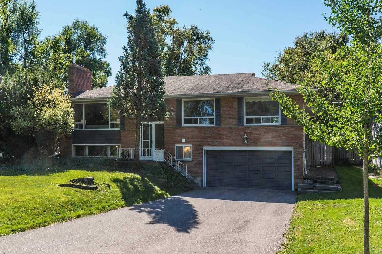166 Meadowvale Rd 3 Beds + 1 2 Baths