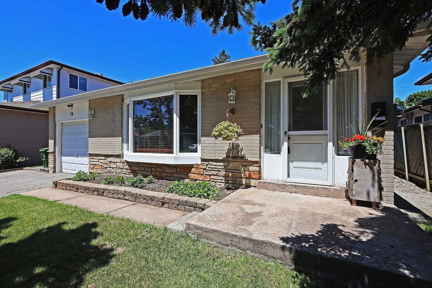 76 Keeler Blvd 3 Beds + 1 2 Baths