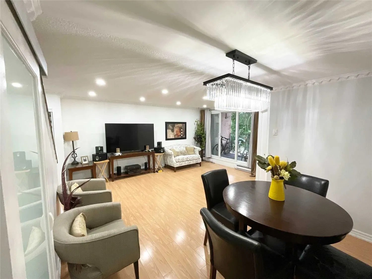 100 Mornelle Crt Centennial Hill Condos 3 Beds + 1 2 Baths Unit