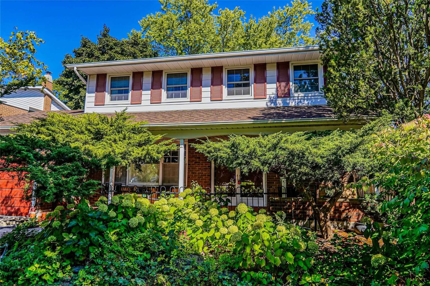 29 Batterswood Dr 4 Beds 2 Baths strata.ca