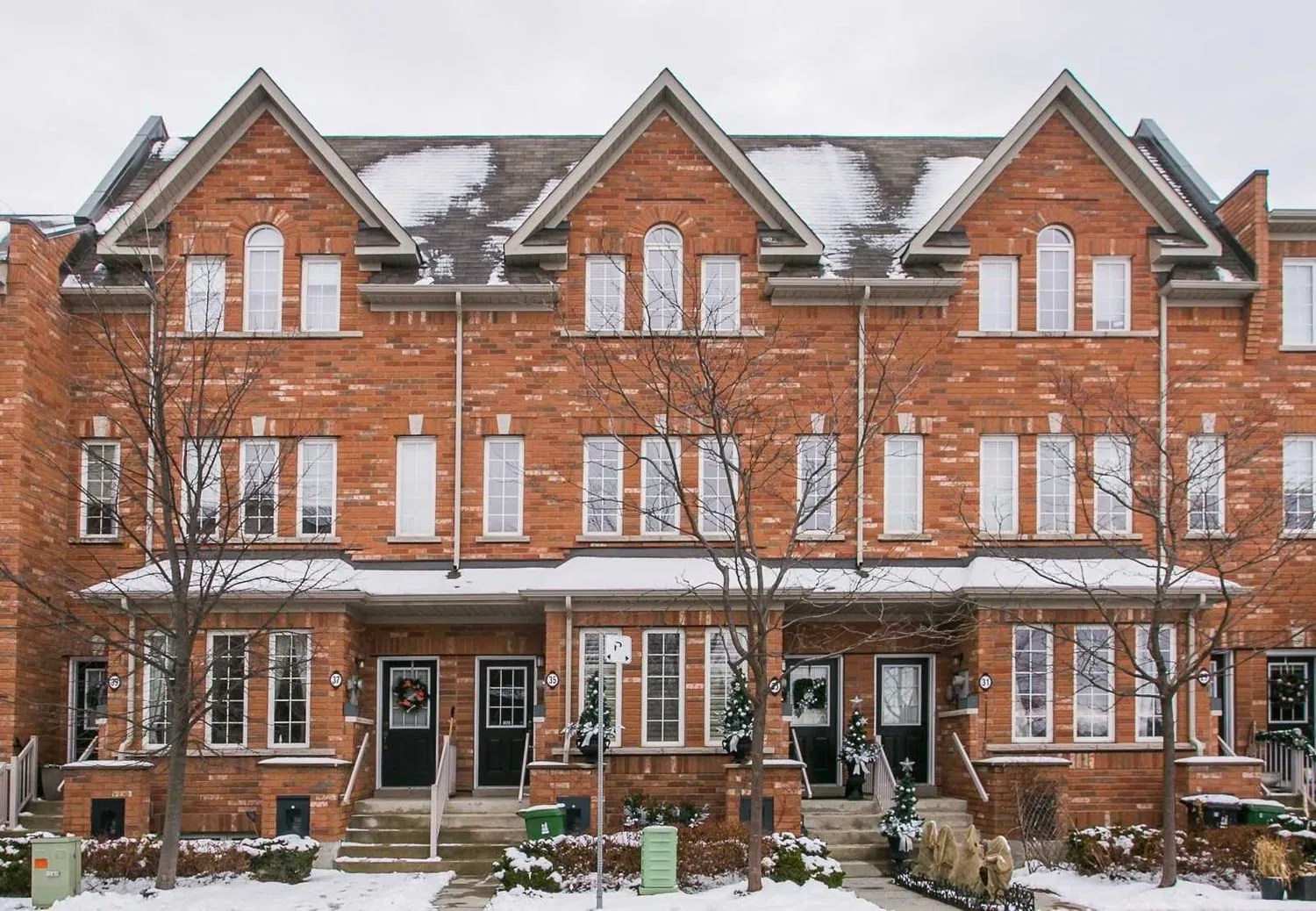 35 Brockville St Upper Beach Villas Townhomes 3 Beds 3 Baths