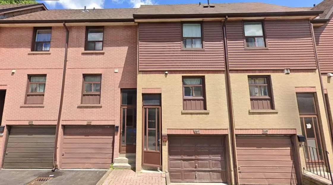 275 Broadview Ave 275 Broadview Ave Townhomes 3 Beds 1 Bath