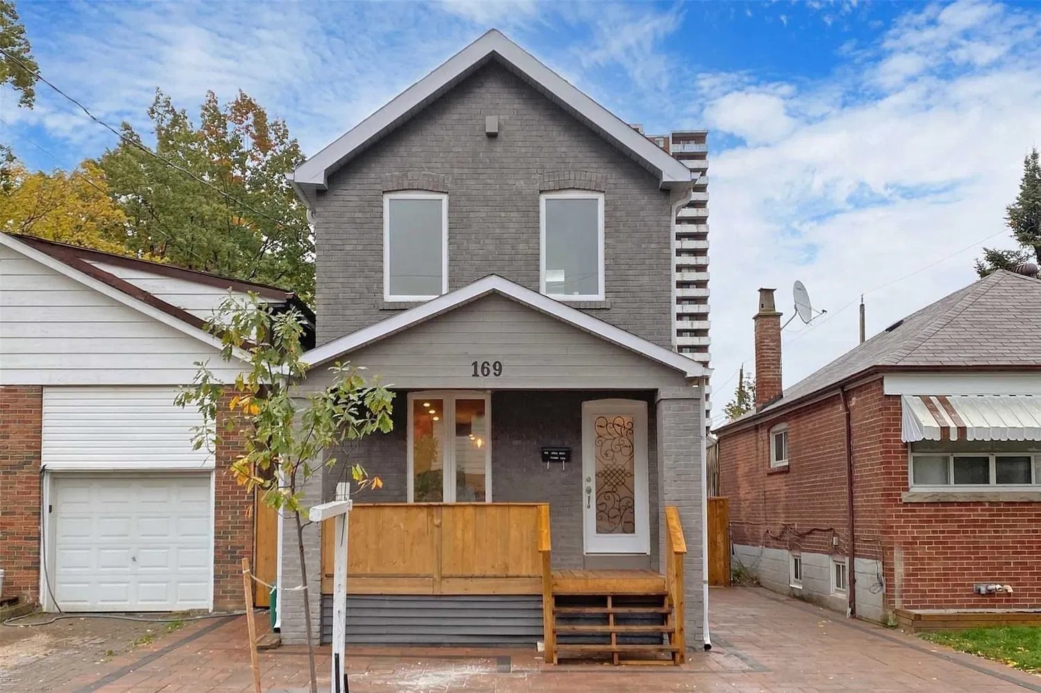 169 Leyton Ave 3 Beds + 2 4 Baths