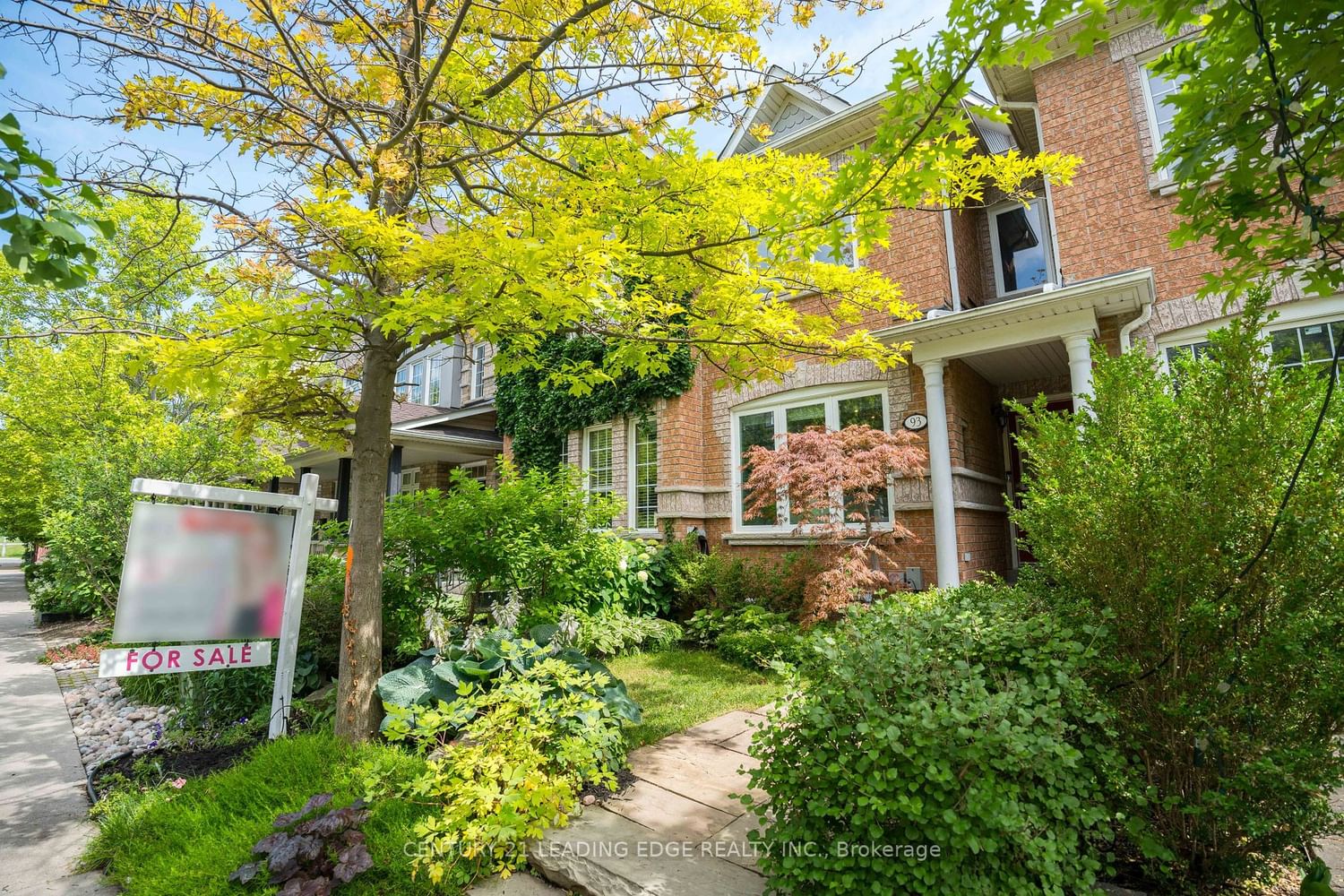 93 Crossovers St 3 Beds 2 Baths