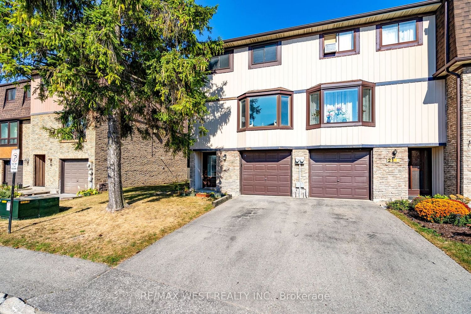 220 Ormond Dr Ormond Drive Townhomes 3 Beds 2 Baths Unit 20