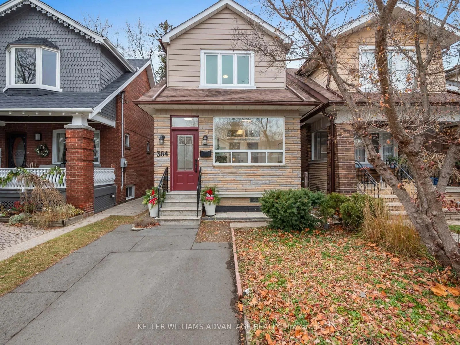 364 Milverton Blvd 3 Beds + 1 2 Baths