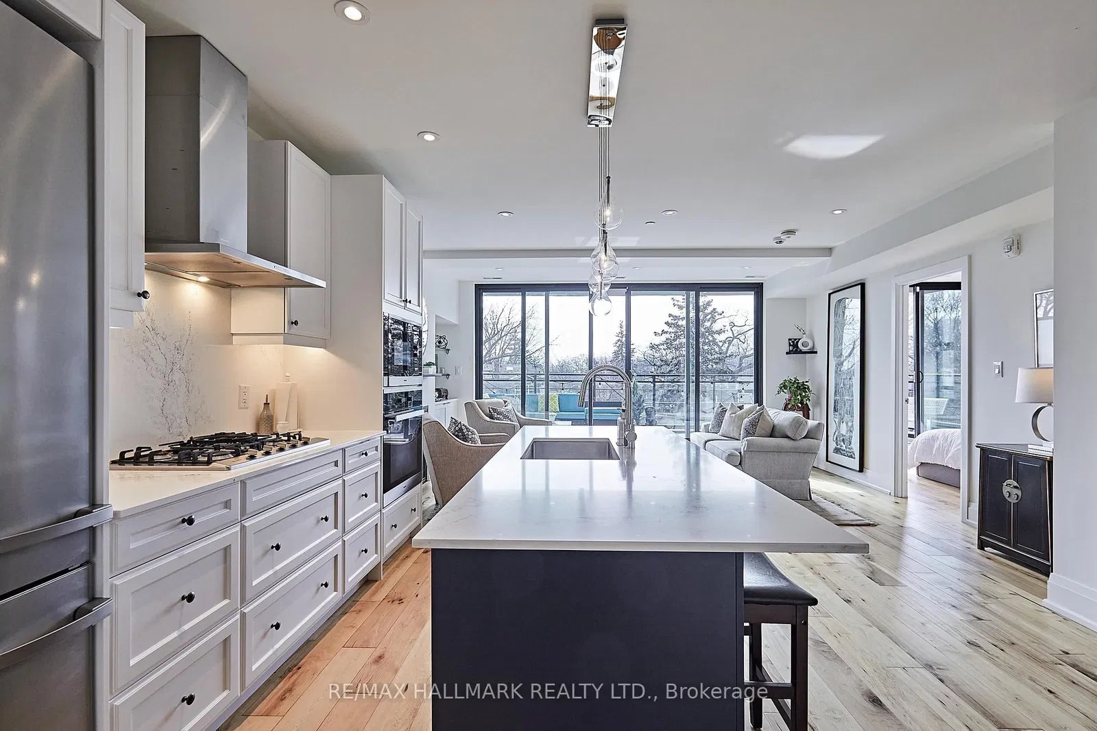 365 Beech Ave Beech House Condos 2 Beds + 1 2 Baths Unit 320