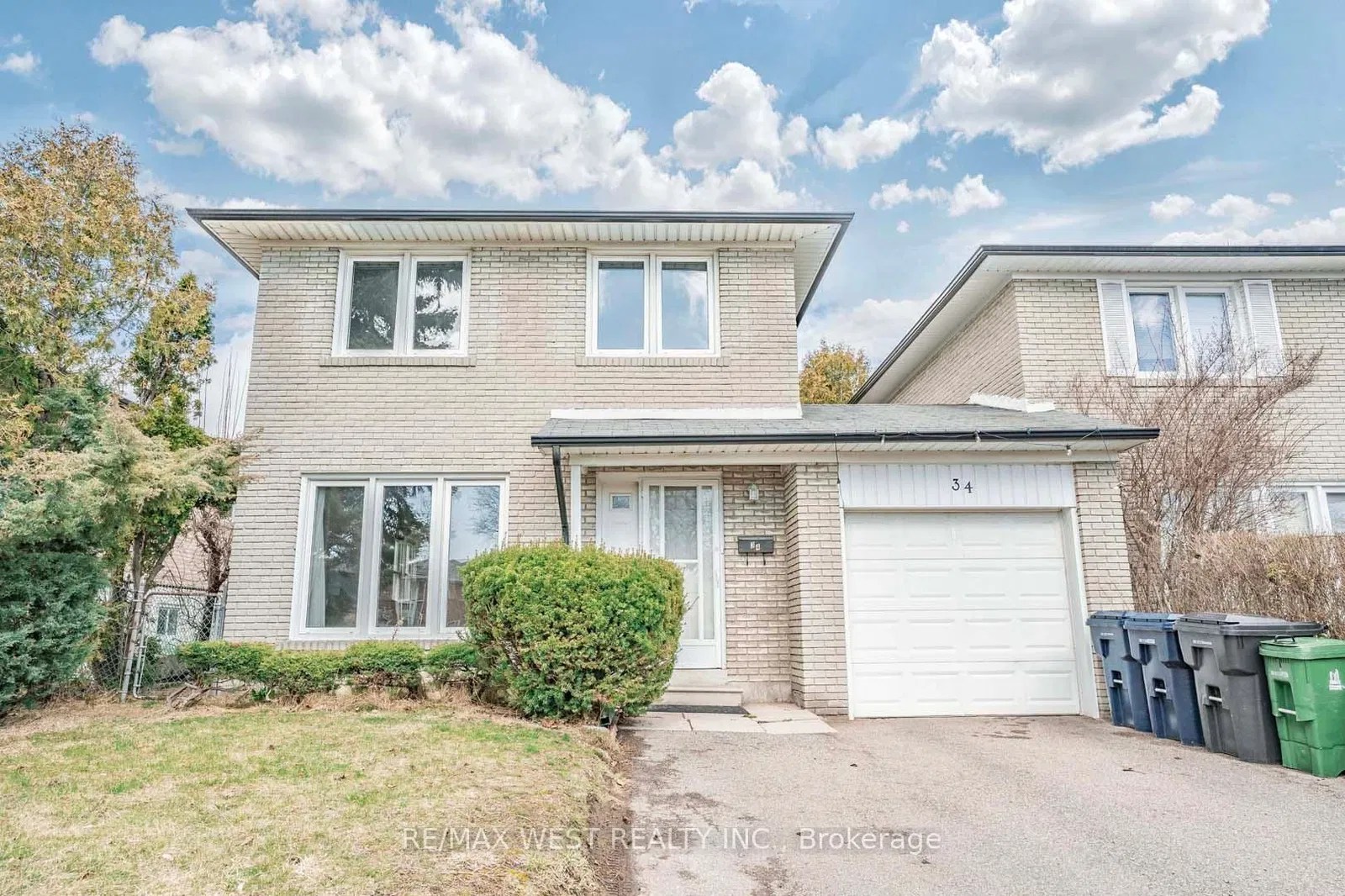 34 Invergordon Ave 4 Beds 3 Baths