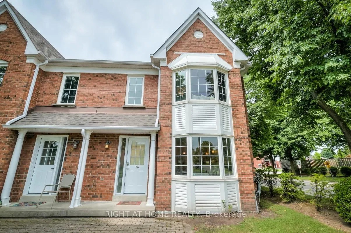 10 Bassett Blvd 10 Bassett Blvd Townhomes 3 Beds + 1 2 Baths