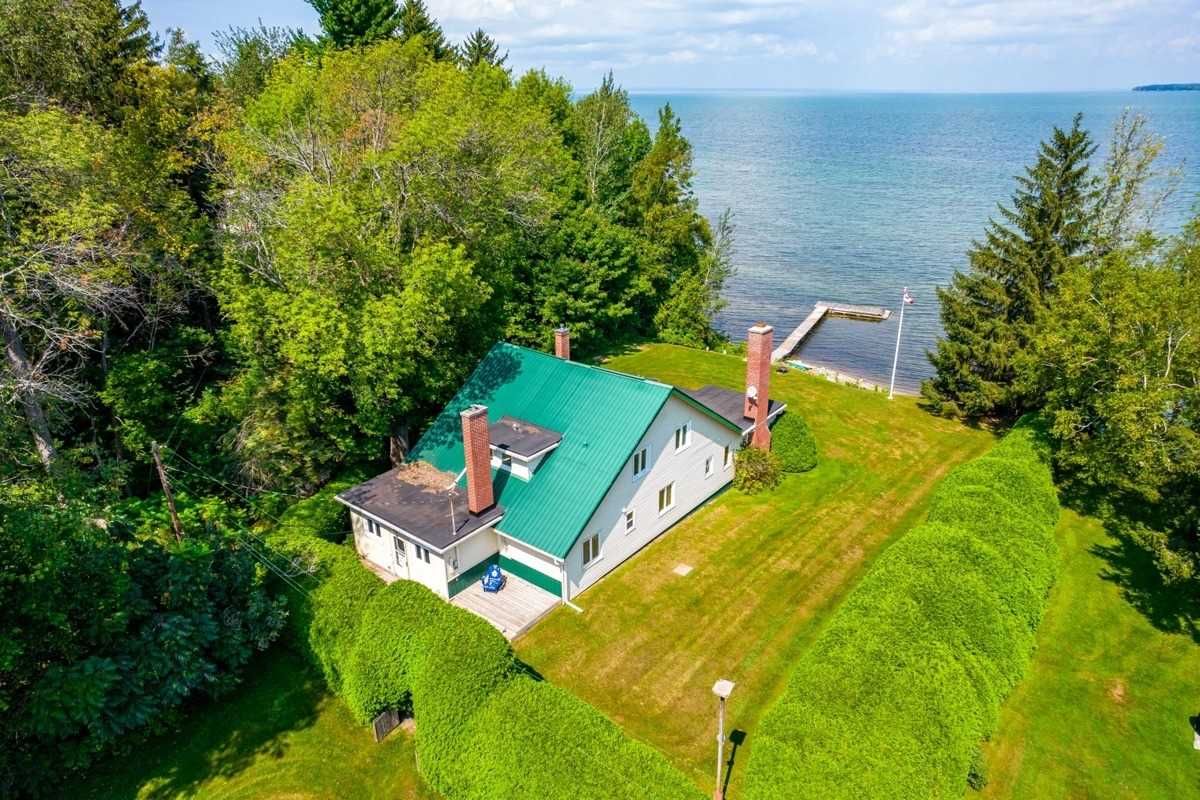 21 Lee Farm Lane 6 Beds 4 Baths