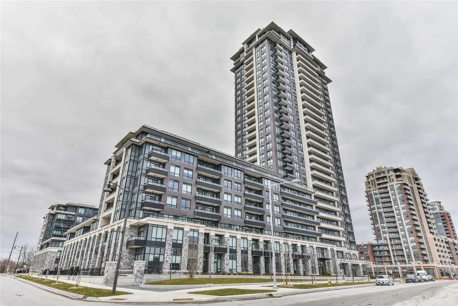 15 Water Walk Dr Riverside Uptown Markham Condos 1 Bed + 1 2