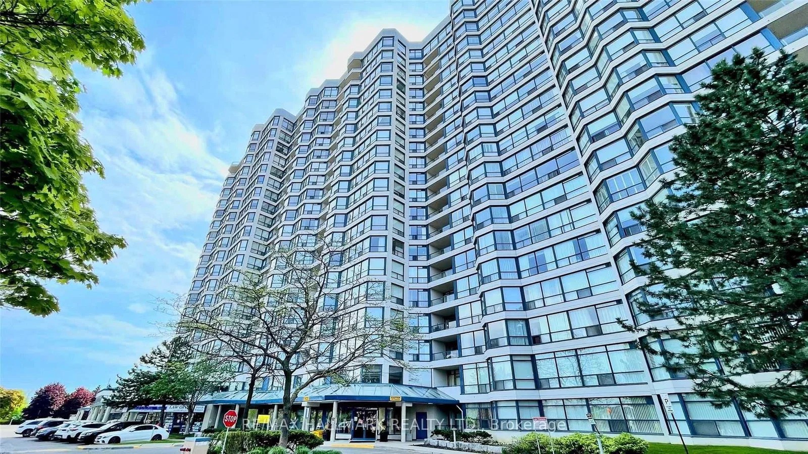 1 Clark Ave W Skyrise on Yonge Condos 2 Beds + 1 2 Baths Unit