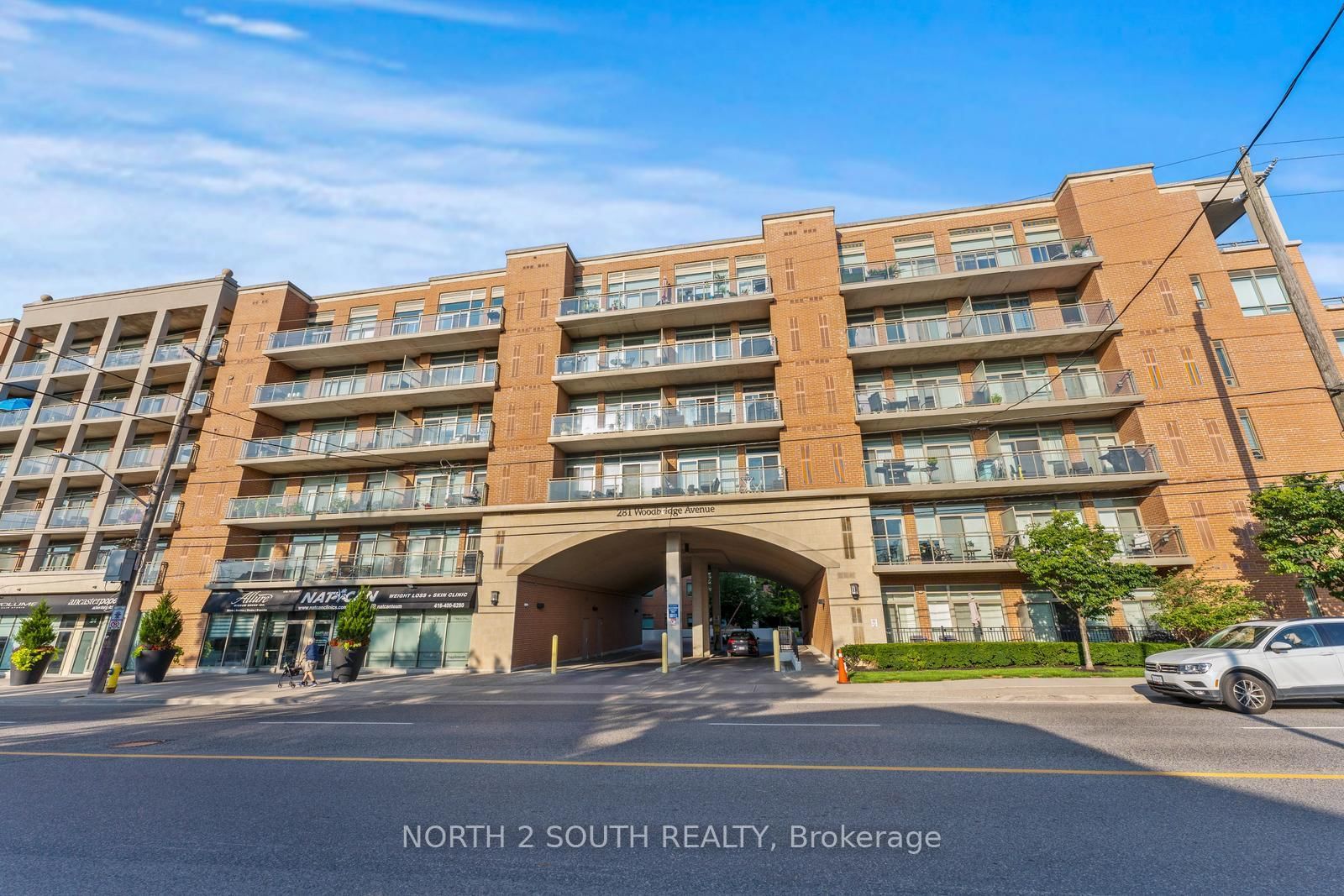 281 Woodbridge Ave Renaissance Court Condos 2 Beds + 1 2 Baths