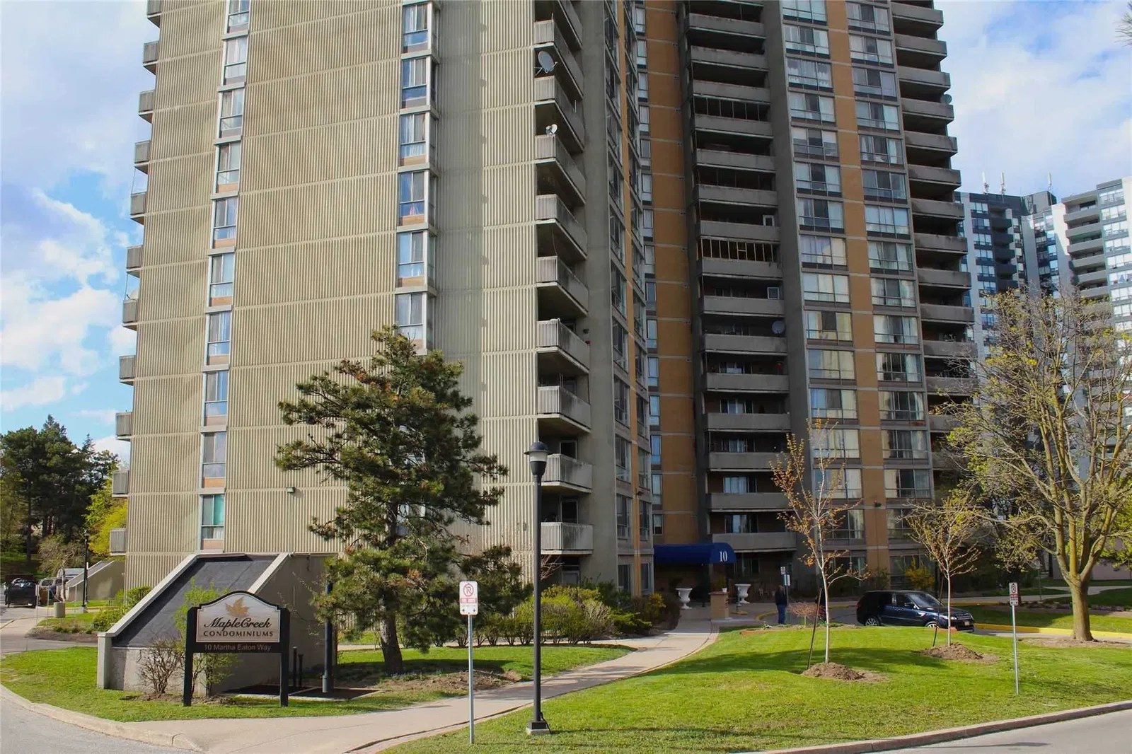 10 Martha Eaton Way Maple Creek Condominiums 3 Beds 2 Baths