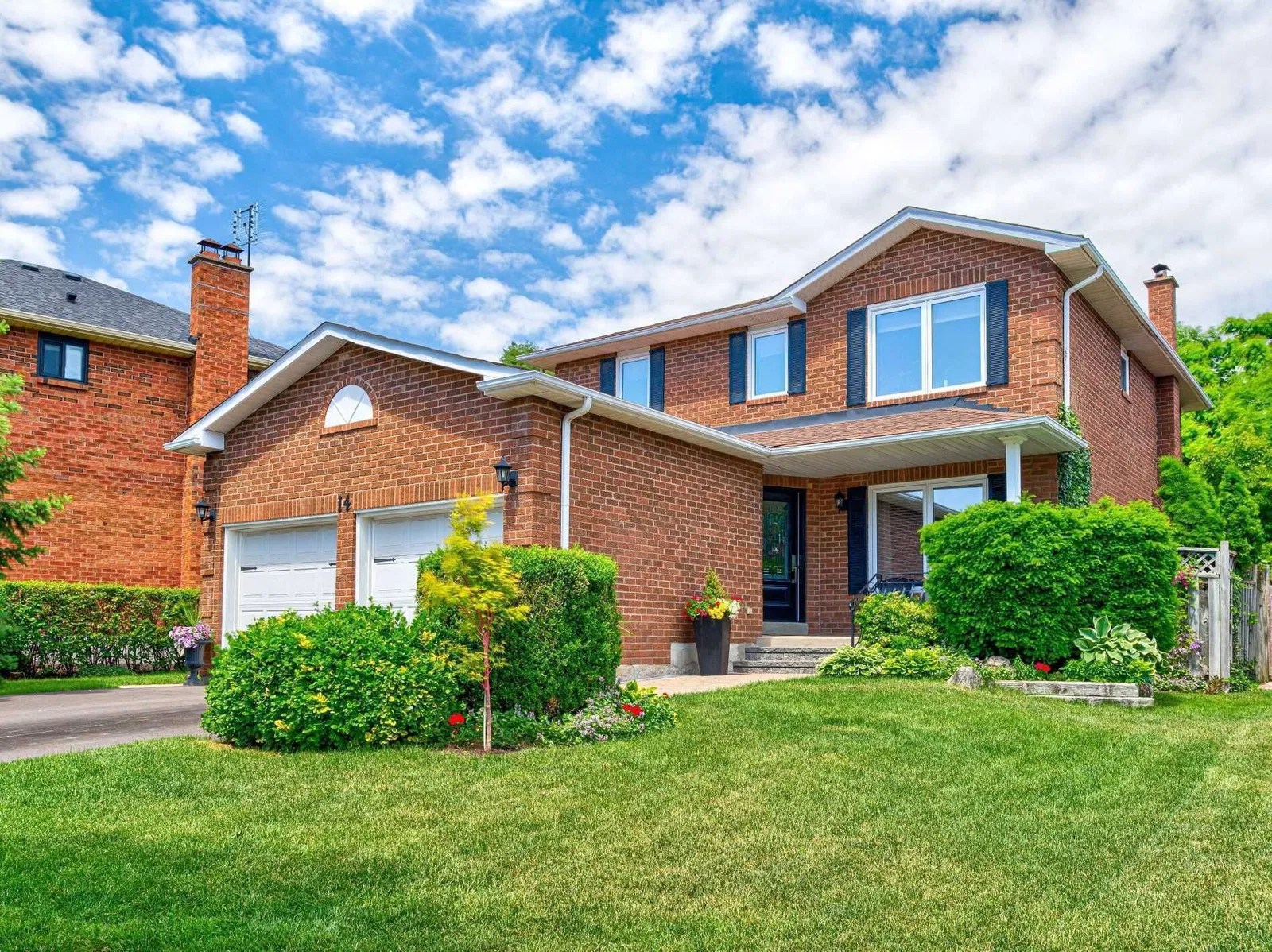 14 Hall Cres 4 Beds 4 Baths