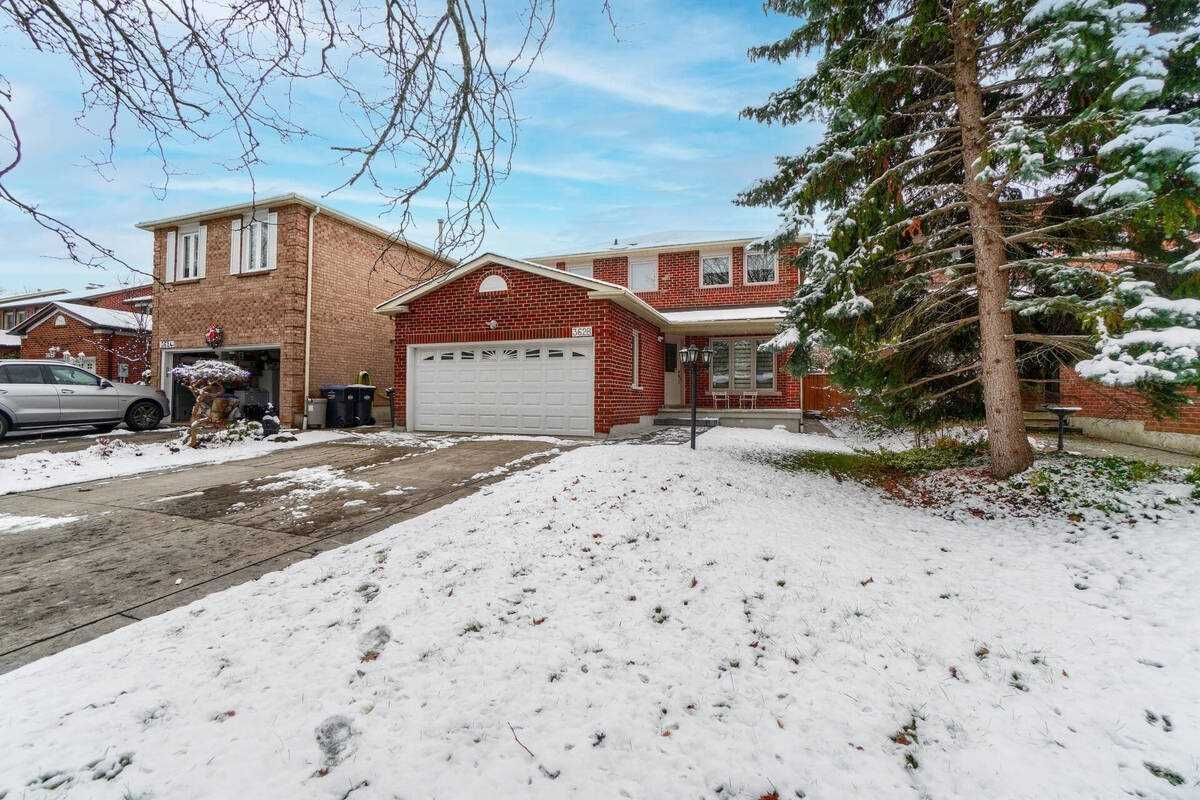 3628 Kelso Cres 4 Beds + 2 4 Baths