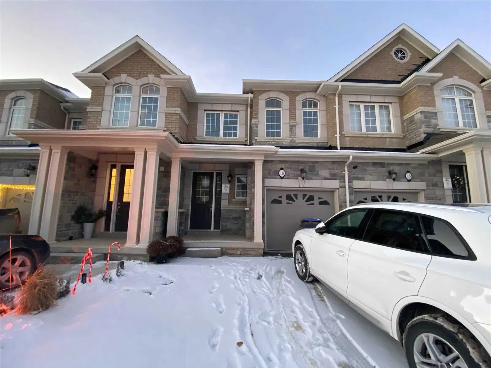 18 Dale Meadows Rd 3 Beds 3 Baths strata.ca