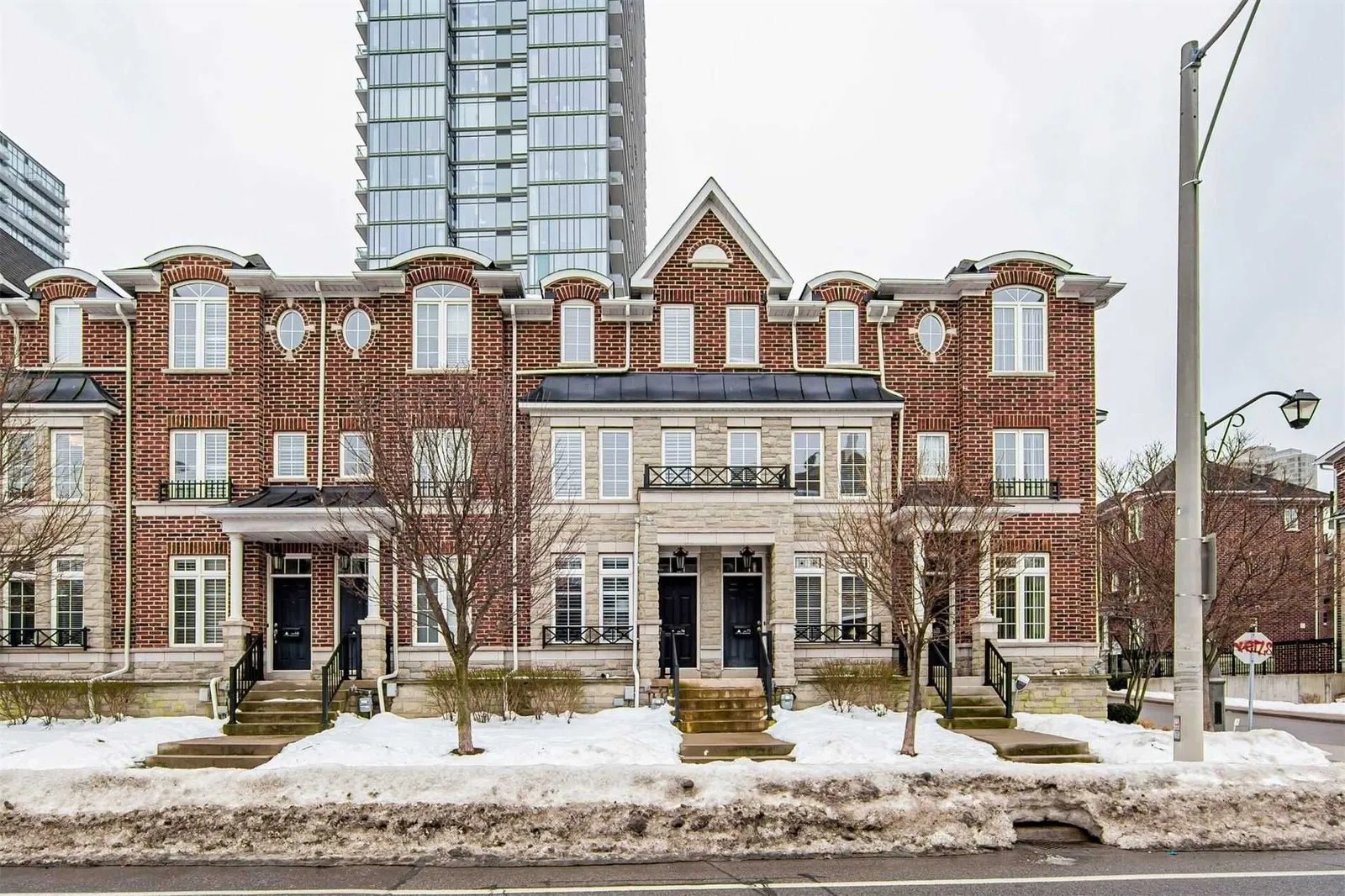 115 The Queensway Ave Windermere by The Lake Townhomes 3 Beds 2