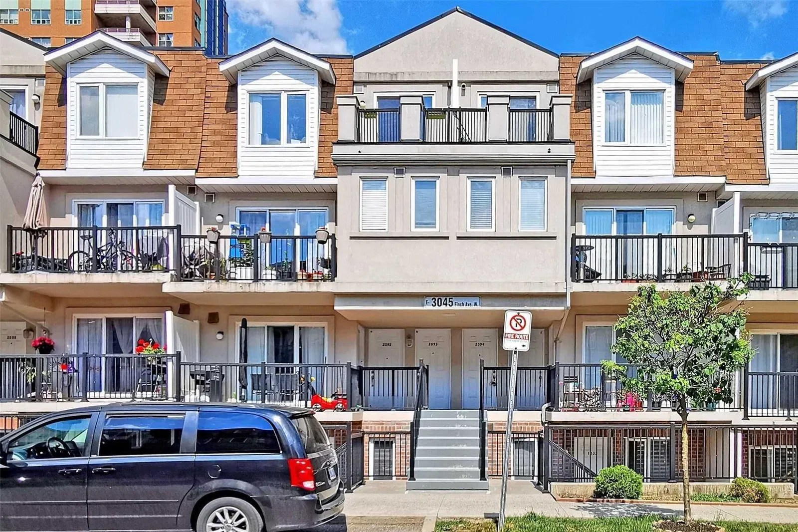 3045 Finch Ave W Harmony Village Townhomes 4 Beds 3 Baths Unit