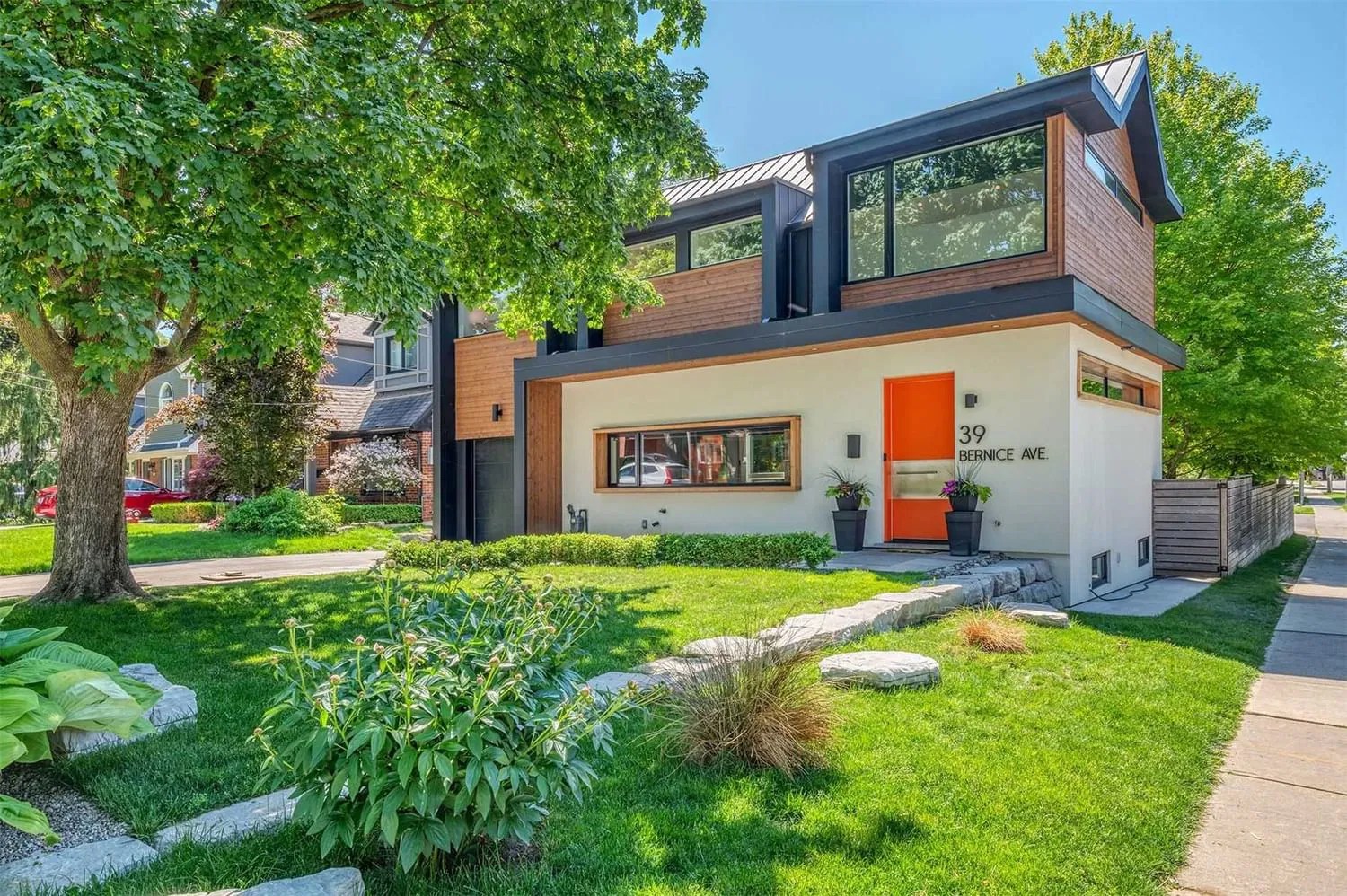 39 Bernice Ave 3 Beds 3 Baths