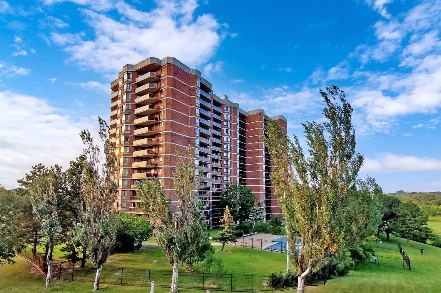 236 Albion Rd 236 Albion Road Condos 3 Beds 2 Baths Unit 208