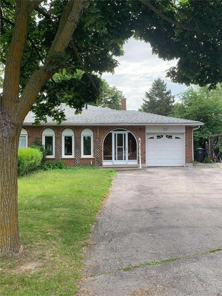 65 Manitou Cres 3 Beds + 1 2 Baths