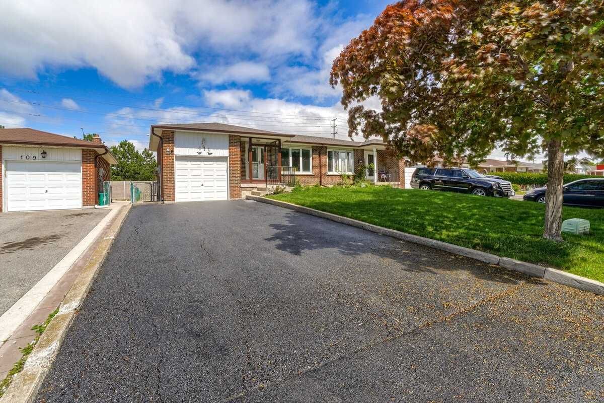 111 Manitou Cres 3 Beds 2 Baths