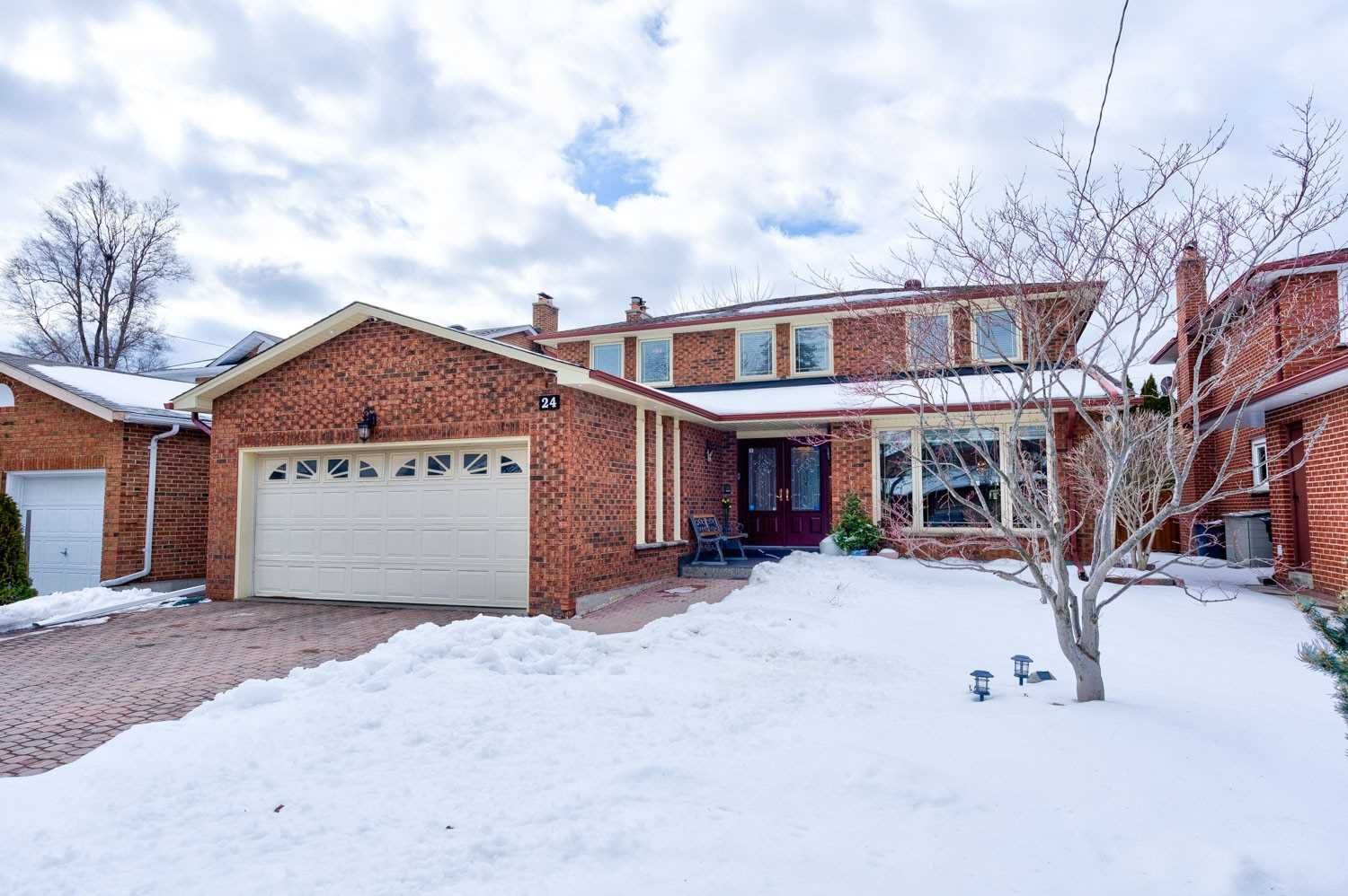 24 Park Manor Dr 4 Beds + 1 4 Baths