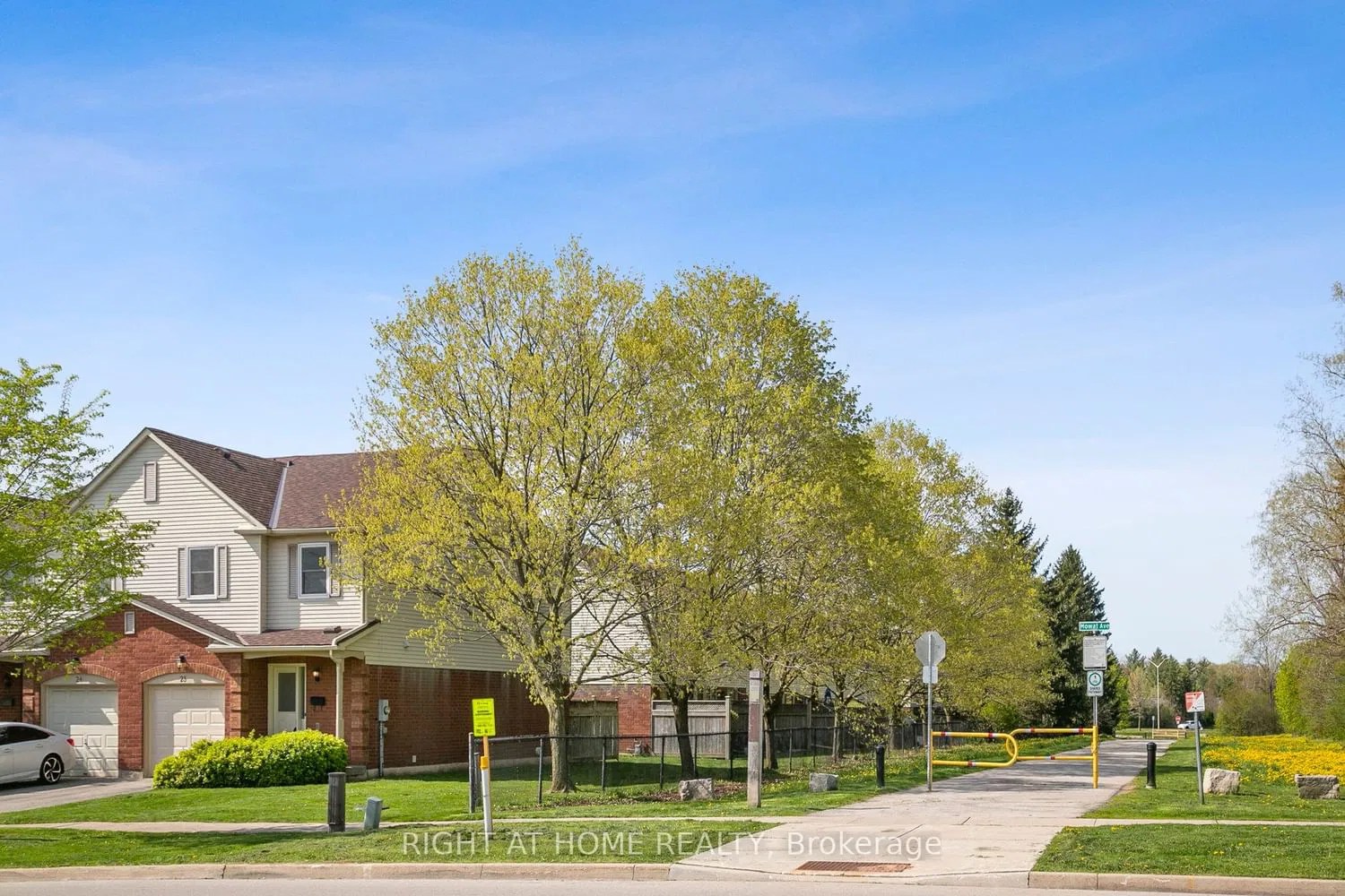 415 River Oaks Blvd W 415 River Oaks Townhomes 3 Beds 3 Baths