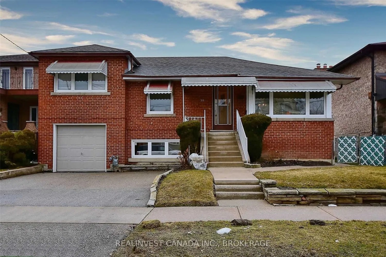 316 Glen Park Ave 3 Beds + 1 3 Baths