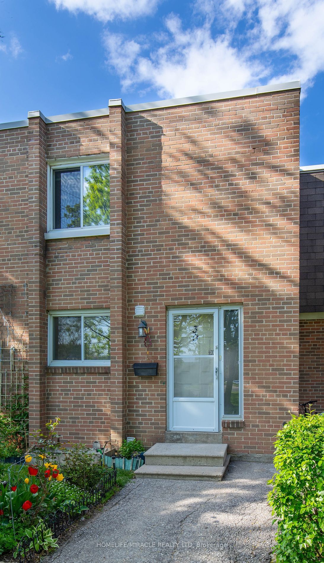 1730 Albion Rd 415 Silverstone Drive Townhomes 2 Beds + 1 2 Baths