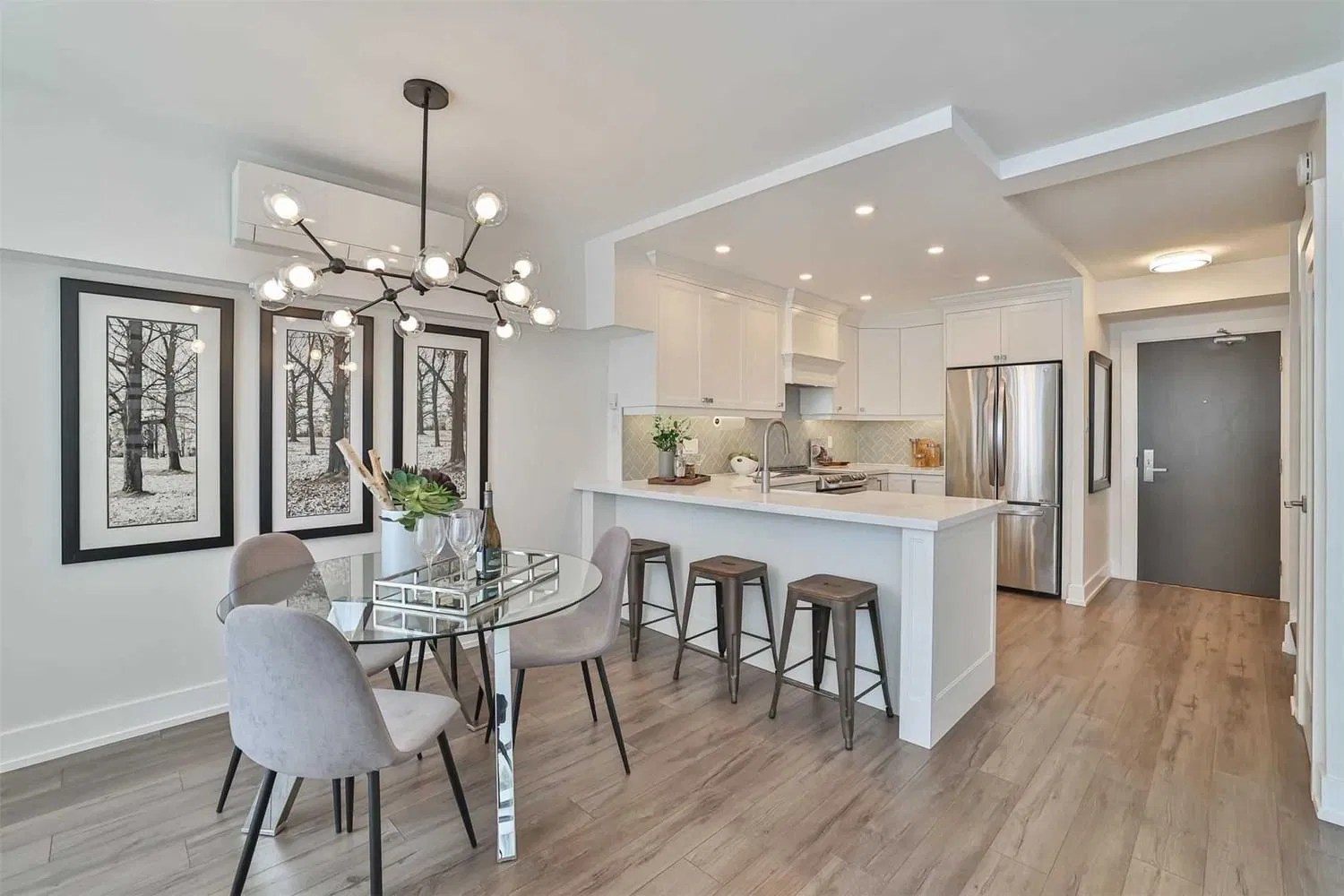 35 Ormskirk Ave 35 Ormskirk Condos 2 Beds + 1 2 Baths Unit 917