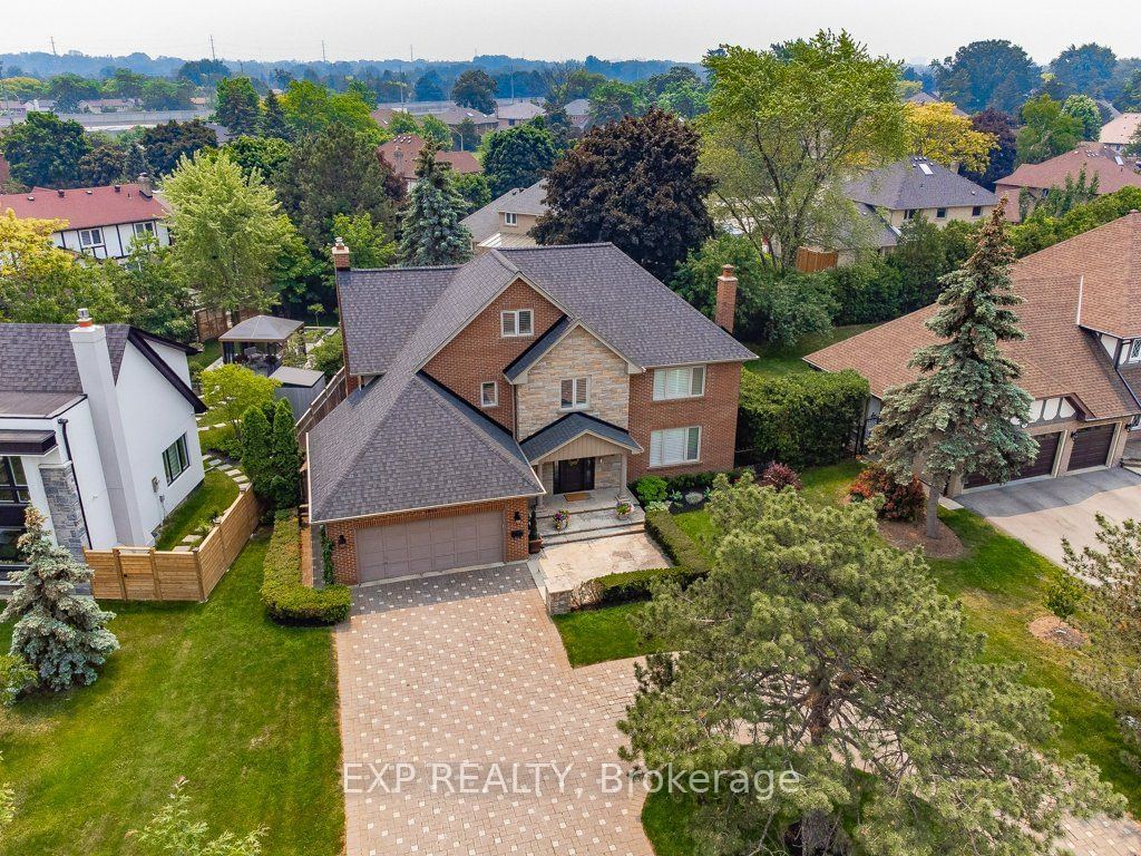 1874 Mississauga Rd 4 Beds 4 Baths