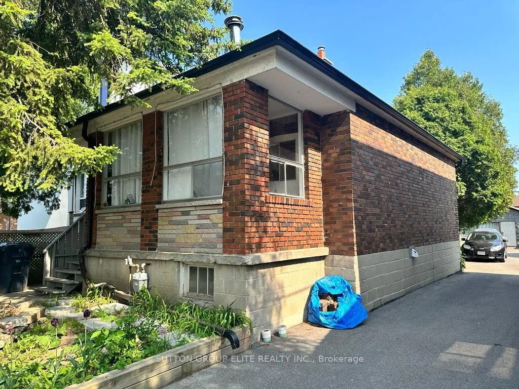 75 Cayuga Ave 1 Bed + 1 2 Baths