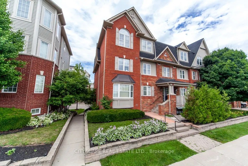 567 Dundas St W 601 Shoreline Dr Townhomes 2 Beds + 1 2 Baths