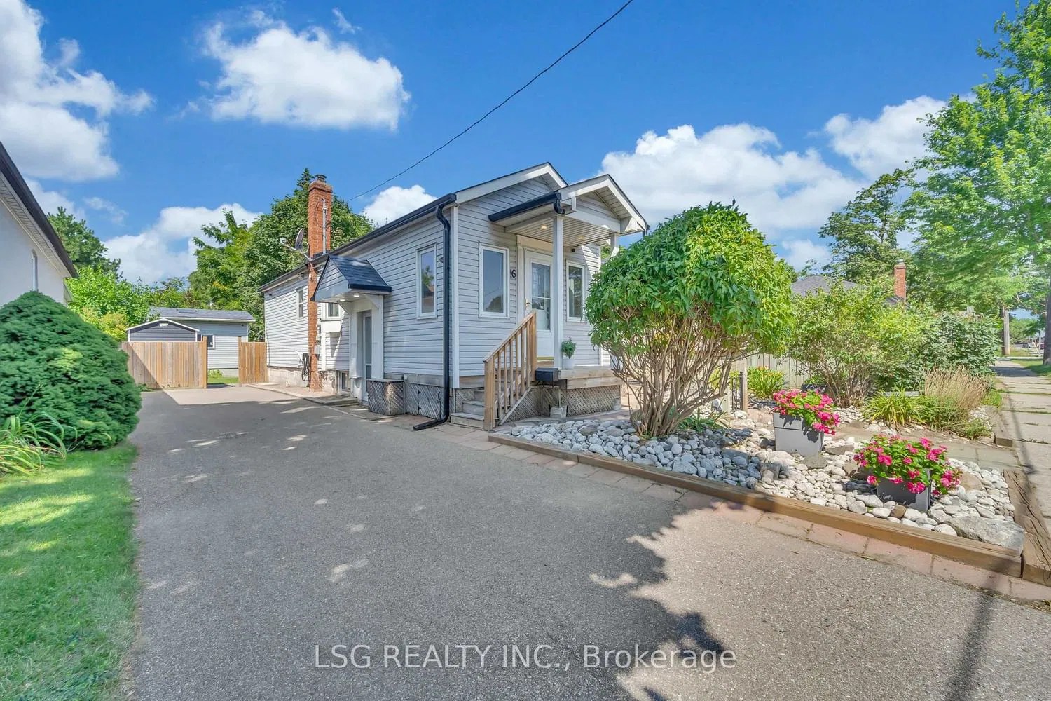 16 Parker Ave 2 Beds 2 Baths