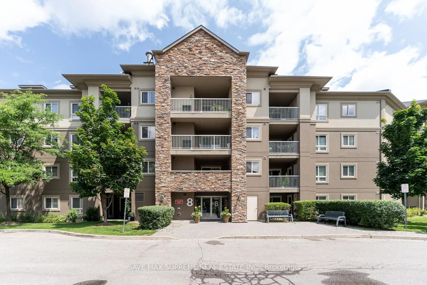 8 Dayspring Circ Dayspring Circle Condominium 2 Beds + 1 2 Baths
