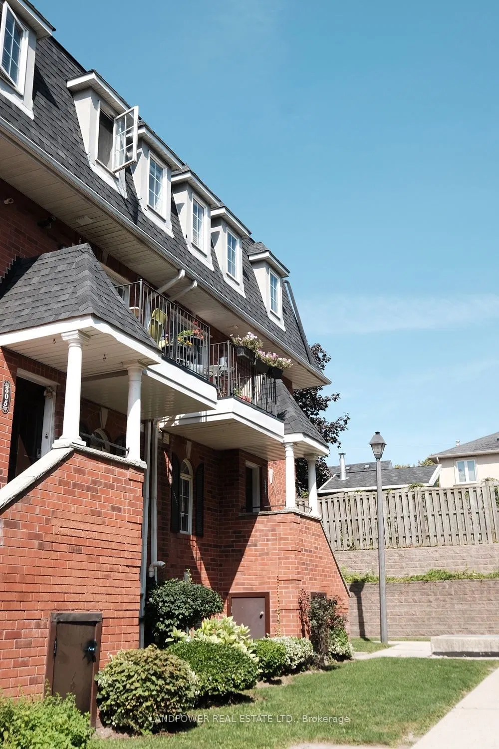 64 Sidney Belsey Cres Sidney Belsey Crescent Townhomes 3 Beds 2