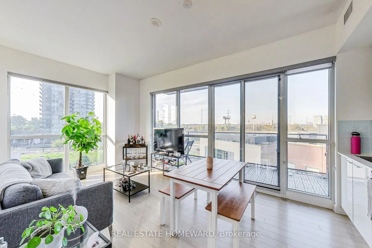 10 Park Lawn Rd Westlake Encore Condos 2 Beds + 1 2 Baths Unit