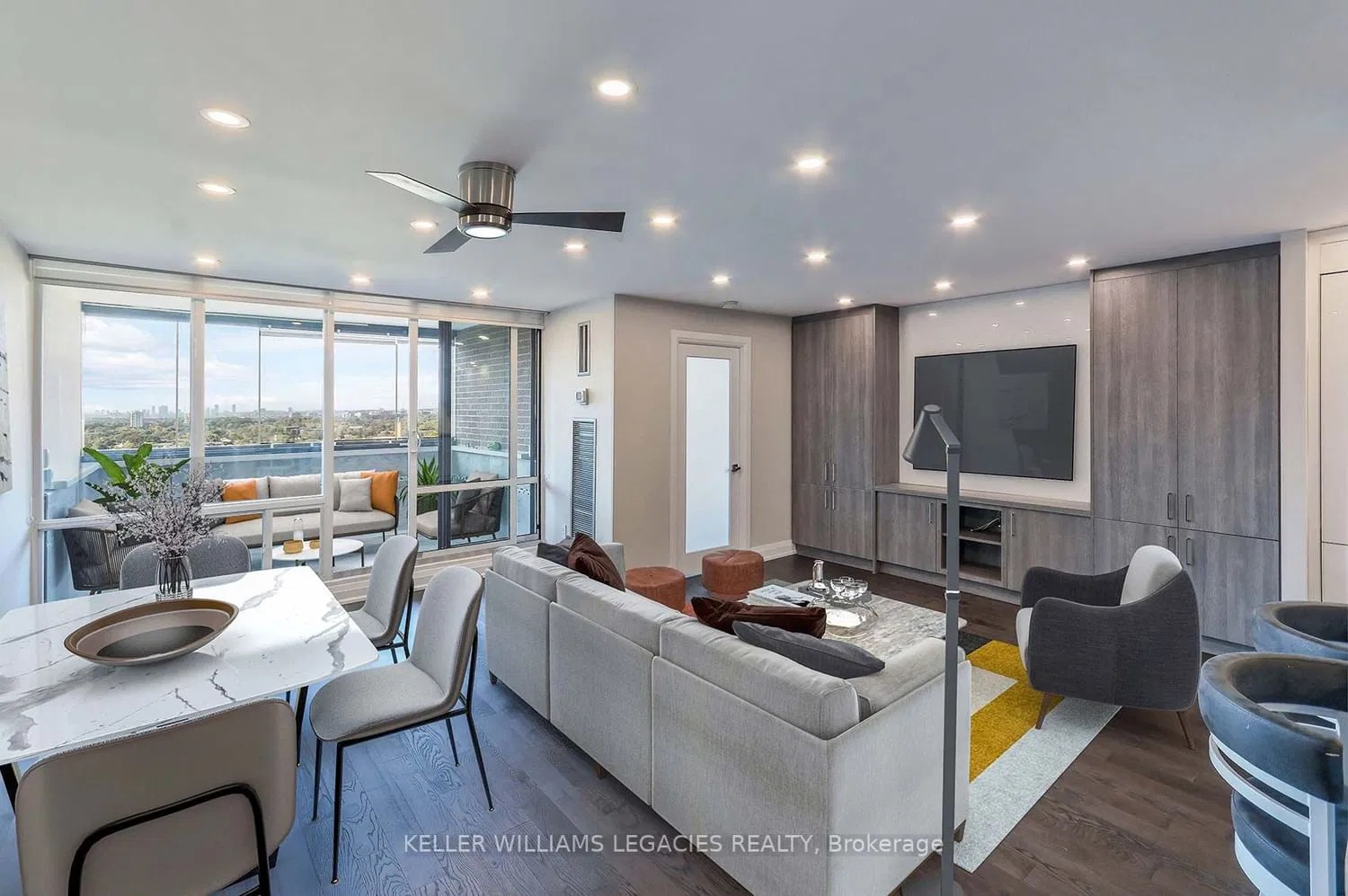 716 The West Mall The Buckingham Condos 2 Beds + 1 2 Baths Unit