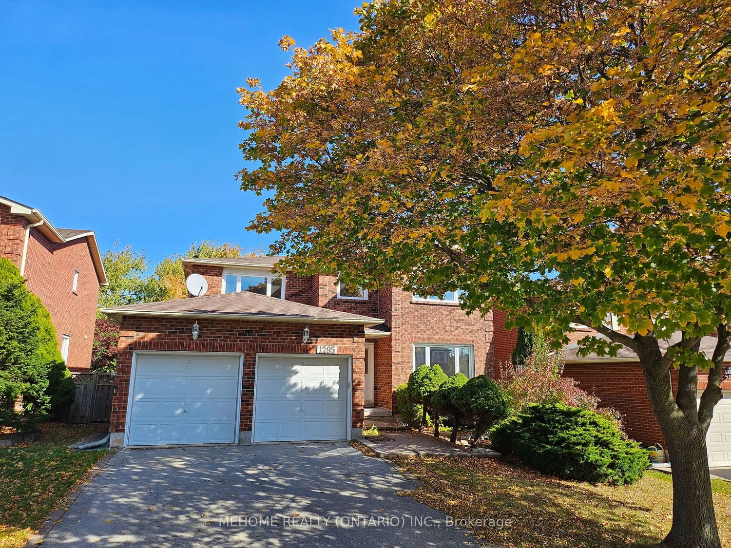 1295 Way 4 Beds 3 Baths Listed for Sale strata.ca