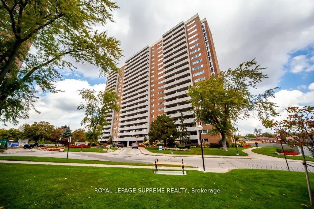 270 Scarlett Rd Lambton Square IV Condos 1 Bed 1 Bath Unit 105