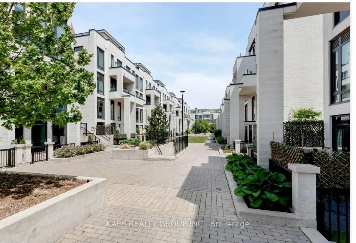 134 Hill Blvd & Eglinton Townhomes 2 Beds 2