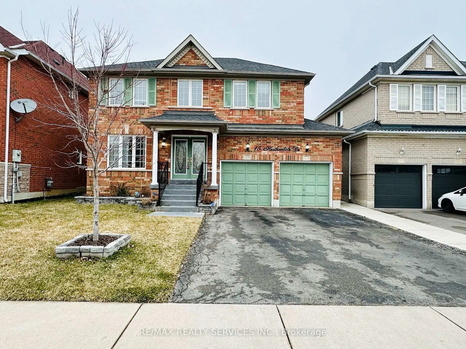 15 Heatherdale Dr 4 Beds 3 Baths