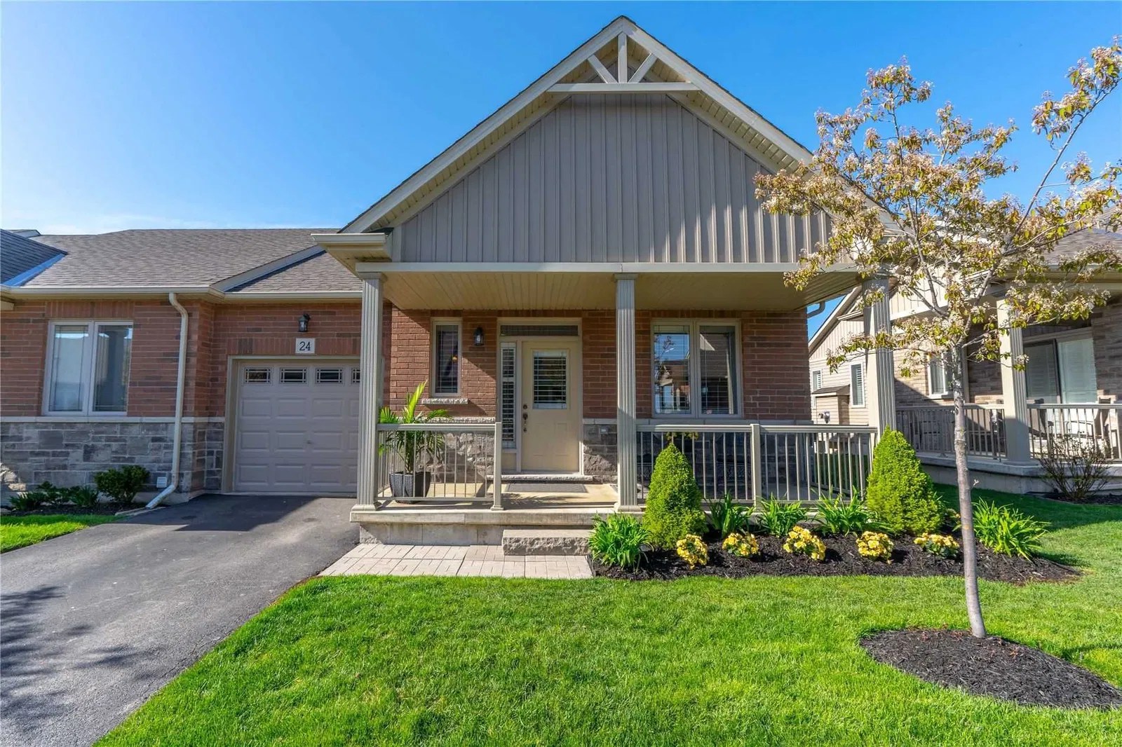 24 Hillgartner Lane Binbrook Heights Townhomes 1 Bed 3 Baths