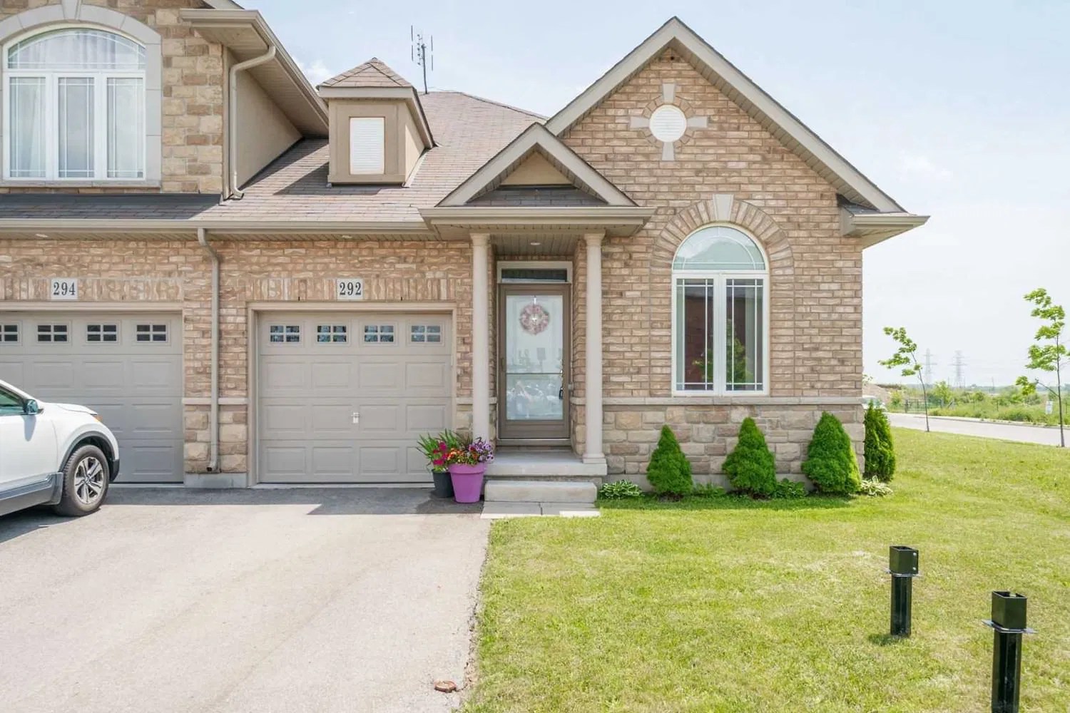 292 Keystone Cres 2 Beds 2 Baths strata.ca